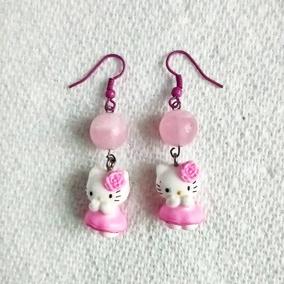Hello Kitty Pink Bead Earrings - Picture 2 of 4